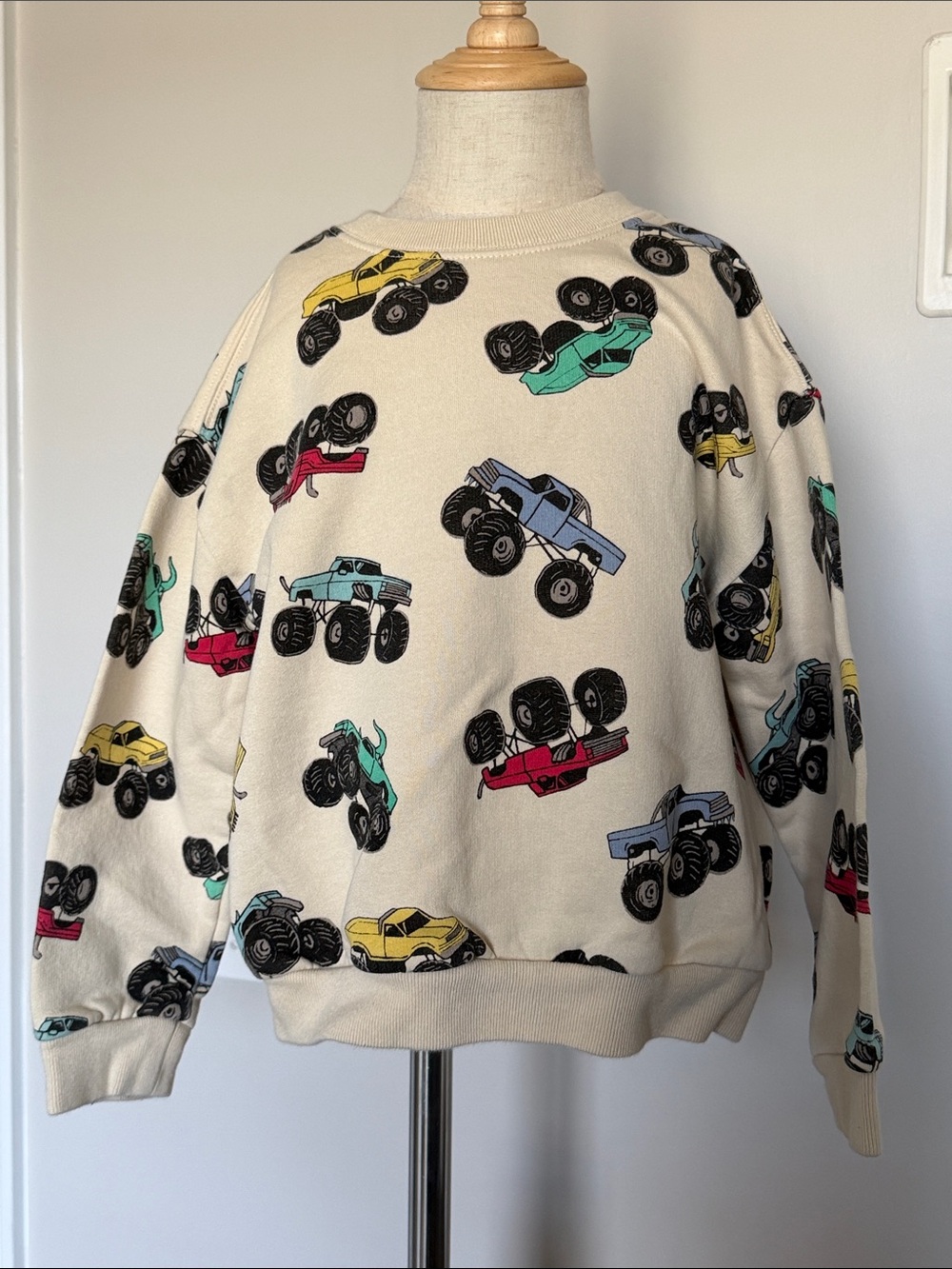 Kids Cream Monster Truck Print Crewneck sweatshirt